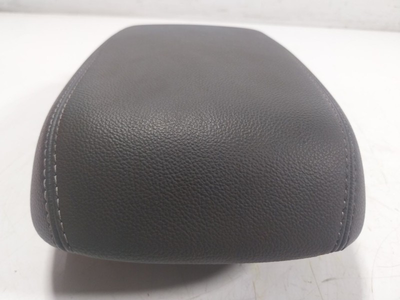 Recambio de apoyabrazos central para ford kuga 1.5 ecoboost cat referencia OEM IAM   