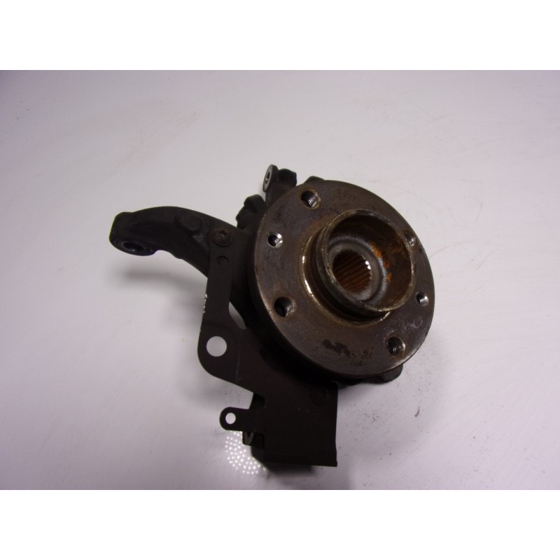 Recambio de mangueta delantera derecha para renault captur 0.9 tce referencia OEM IAM 400148079R  402022048R