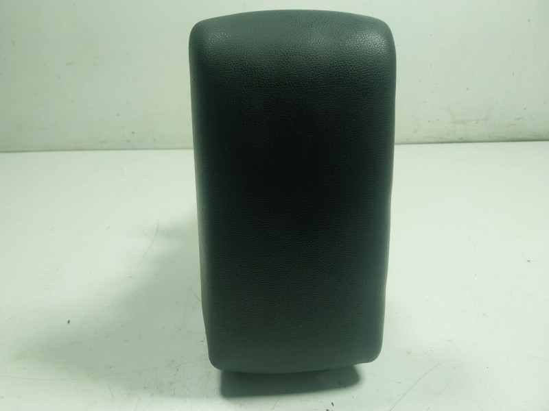 Recambio de apoyabrazos central para ford ecosport 1.0 ecoboost referencia OEM IAM  GN15A045B55B 