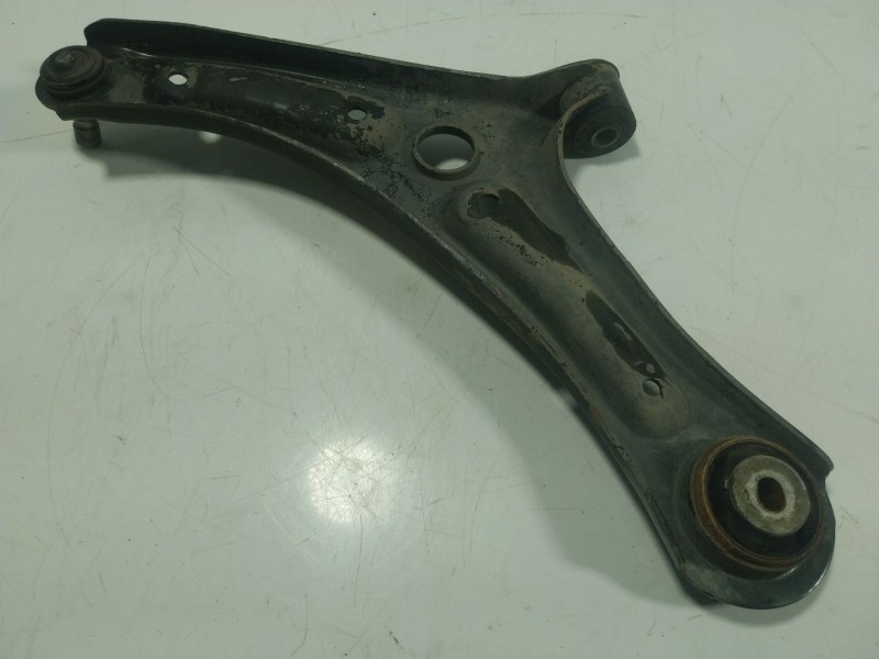 Recambio de brazo suspension inferior delantero derecho para ford ecosport 1.0 ecoboost referencia OEM IAM   