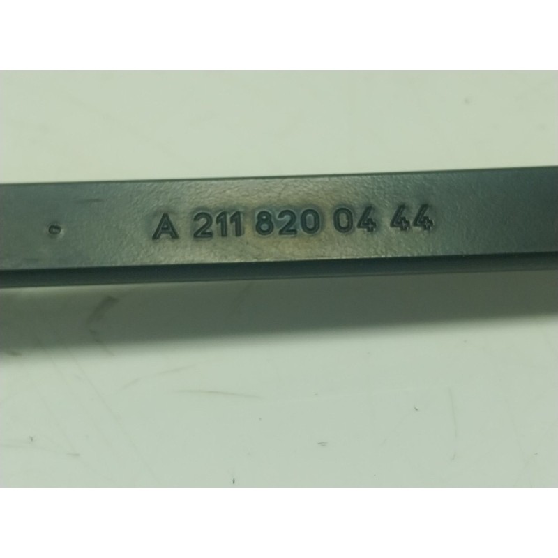 Recambio de brazo limpia delantero derecho para mercedes-benz cls (c219) cls 350 (219.356) referencia OEM IAM  A2118200444 