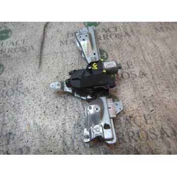 ELEVALUNAS TRASERO DERECHO 