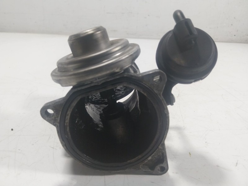Recambio de valvula egr para volkswagen touareg (7la, 7l6, 7l7) 2.5 r5 tdi referencia OEM IAM  070128073 