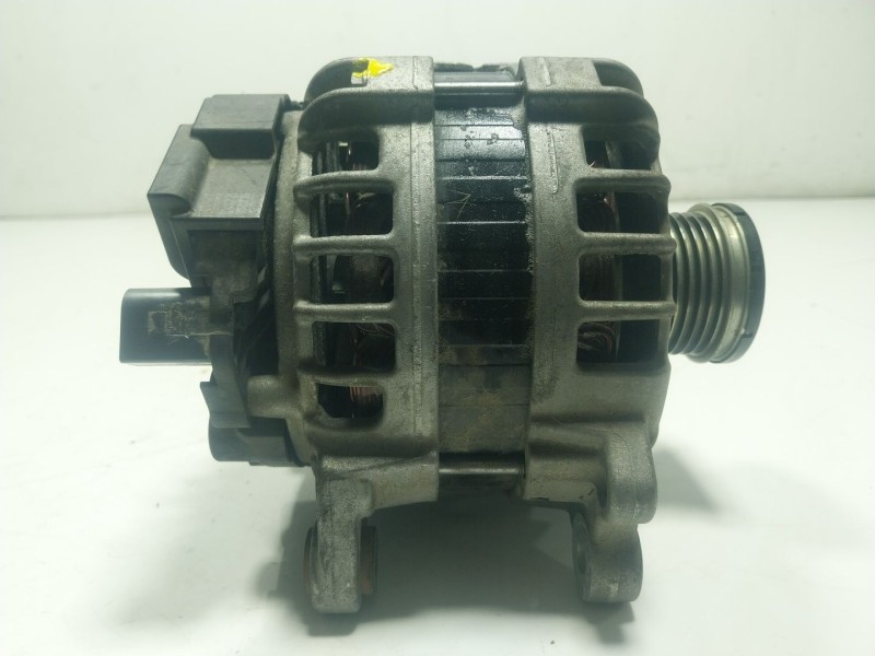 Recambio de alternador para volkswagen polo v (6r1, 6c1) 1.0 referencia OEM IAM  04C903023C 