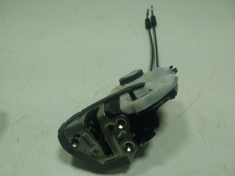 Recambio de cerradura puerta trasera izquierda para toyota hilux viii pick-up (_n1_) 2.4 d 4wd (gun125_) referencia OEM IAM   