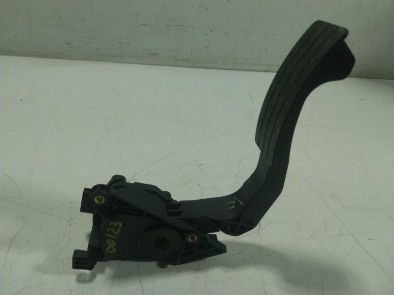 Recambio de potenciometro pedal para dacia sandero ii 1.0 tce 90 gpf referencia OEM IAM 180022703R 180022703R 