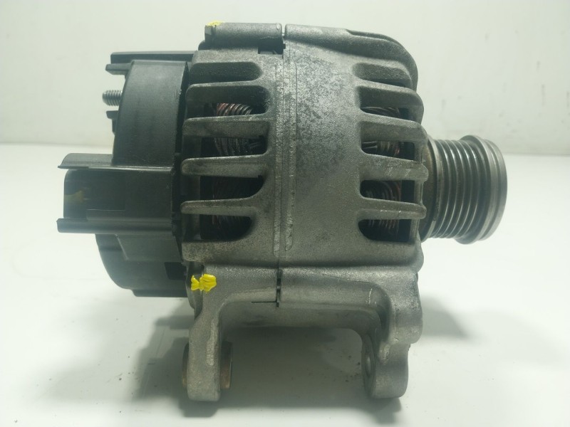 Recambio de alternador para volkswagen polo vi (aw1, bz1, ae1) 1.6 tdi referencia OEM IAM  04L903021C 