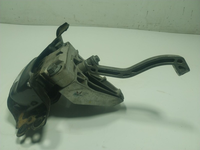 Recambio de soporte motor izquierdo para volkswagen polo vi (aw1, bz1, ae1) 1.6 tdi referencia OEM IAM   