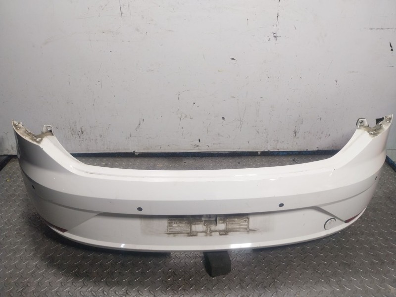Recambio de paragolpes trasero para seat leon (5f1) 1.6 tdi referencia OEM IAM 5F0807421MGRU  5F0807421M