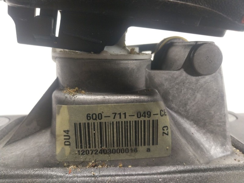 Recambio de palanca cambio para seat ibiza iv (6j5, 6p1) 2.0 tdi referencia OEM IAM  6Q0711049CE 