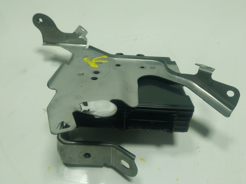 Recambio de modulo electronico para lexus lbx hybrid 1.5 vvti hybrid (mayh10l) referencia OEM IAM  8998152800 