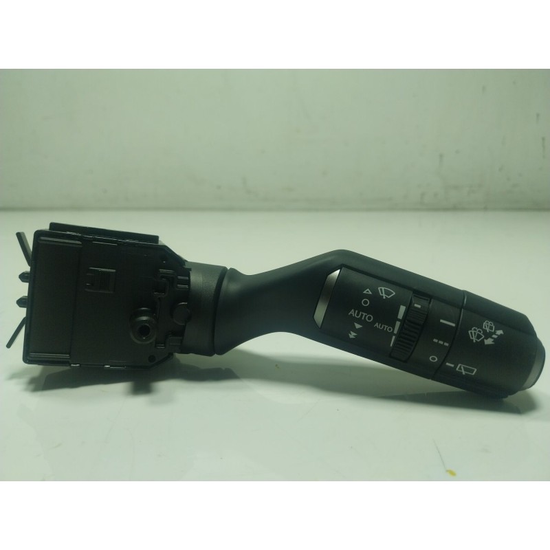 Recambio de mando limpia para lexus lbx hybrid 1.5 vvti hybrid (mayh10l) referencia OEM IAM  7611017L686 