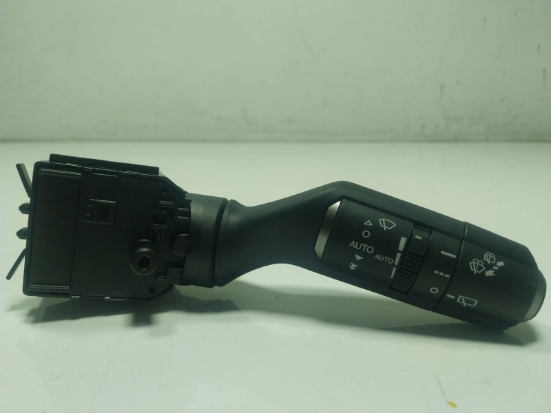 Recambio de mando limpia para lexus lbx hybrid 1.5 vvti hybrid (mayh10l) referencia OEM IAM  7611017L686 