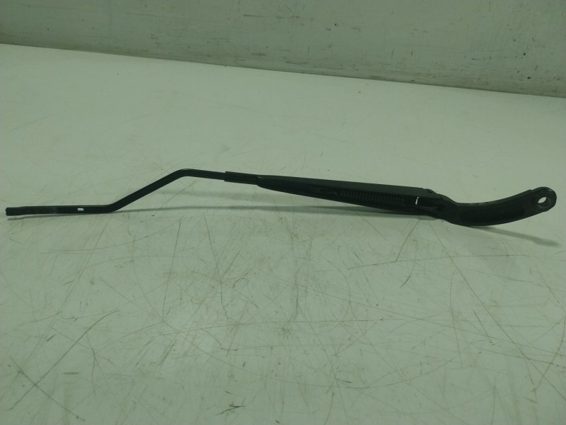 Recambio de brazo limpia delantero izquierdo para renault clio iv (bh_) 1.5 dci 90 referencia OEM IAM   