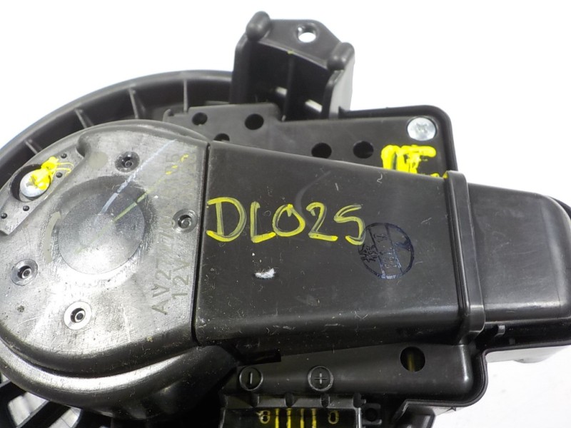 Recambio de motor calefaccion para toyota verso 1.6 16v cat referencia OEM IAM 8710302150 AV2727008105 