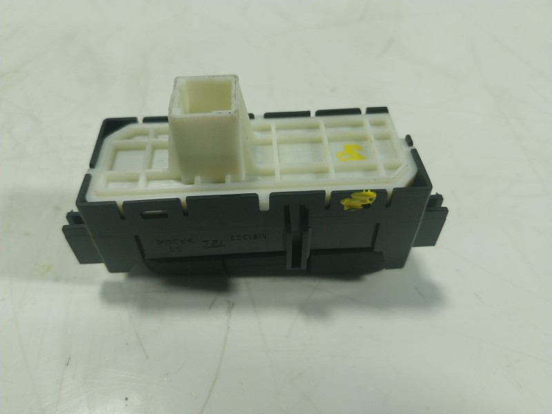 Recambio de mando multifuncion para toyota yaris cross (mxp_) 1.5 hybrid (mxpj10) referencia OEM IAM  M81303 