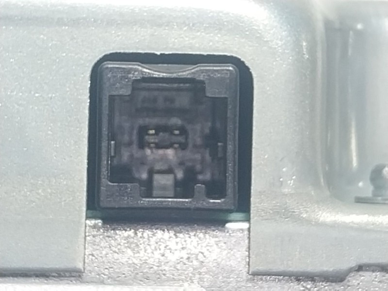 Recambio de modulo electronico para lexus lbx hybrid 1.5 vvti hybrid (mayh10l) referencia OEM IAM  8647052010 