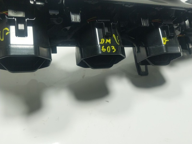 Recambio de rejilla aireadora para mercedes-benz clase a berlina (bm 177) referencia OEM IAM  A1776809800 