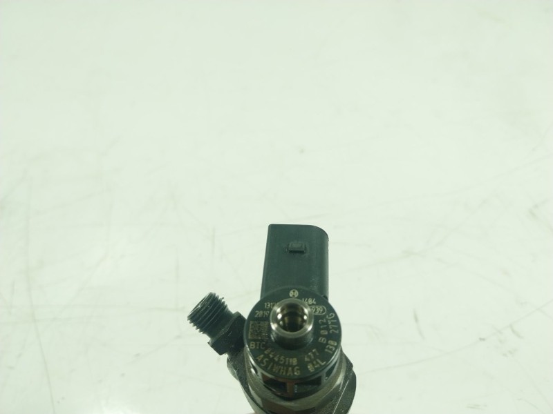 Recambio de inyector para volkswagen polo 1.6 tdi dpf referencia OEM IAM  04L130277G 