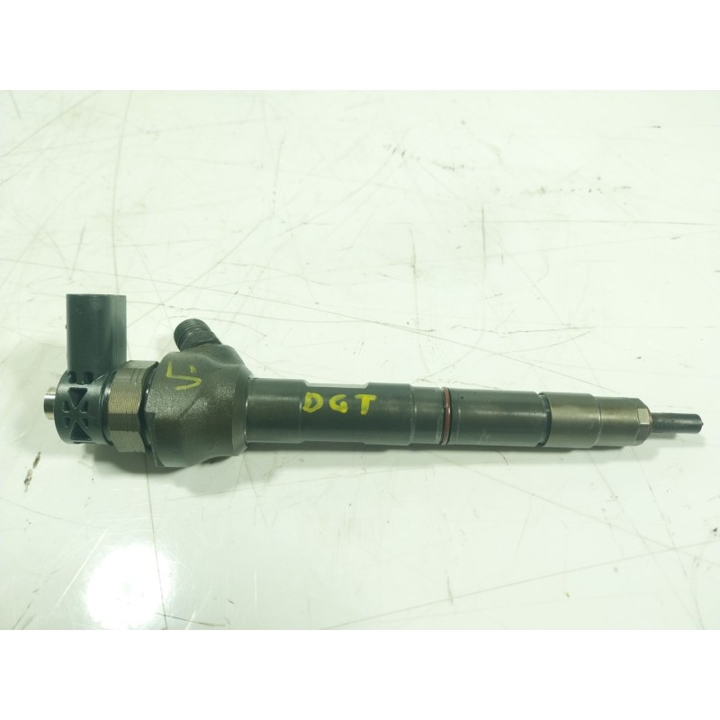 Recambio de inyector para volkswagen polo 1.6 tdi dpf referencia OEM IAM  04L130277G 