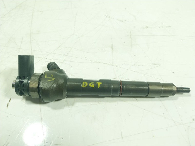 Recambio de inyector para volkswagen polo 1.6 tdi dpf referencia OEM IAM  04L130277G 