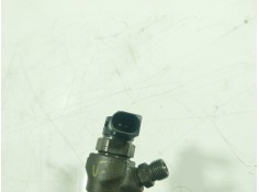 Recambio de inyector para volkswagen polo 1.6 tdi dpf referencia OEM IAM  04L130277G  2