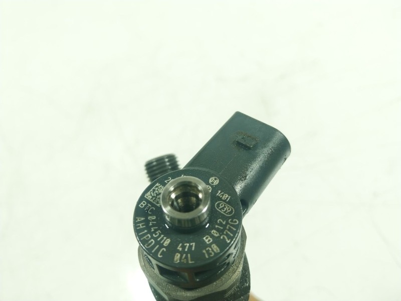 Recambio de inyector para volkswagen polo 1.6 tdi dpf referencia OEM IAM  04L130277G 