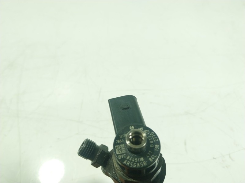 Recambio de inyector para volkswagen polo 1.6 tdi dpf referencia OEM IAM  04L130277G 