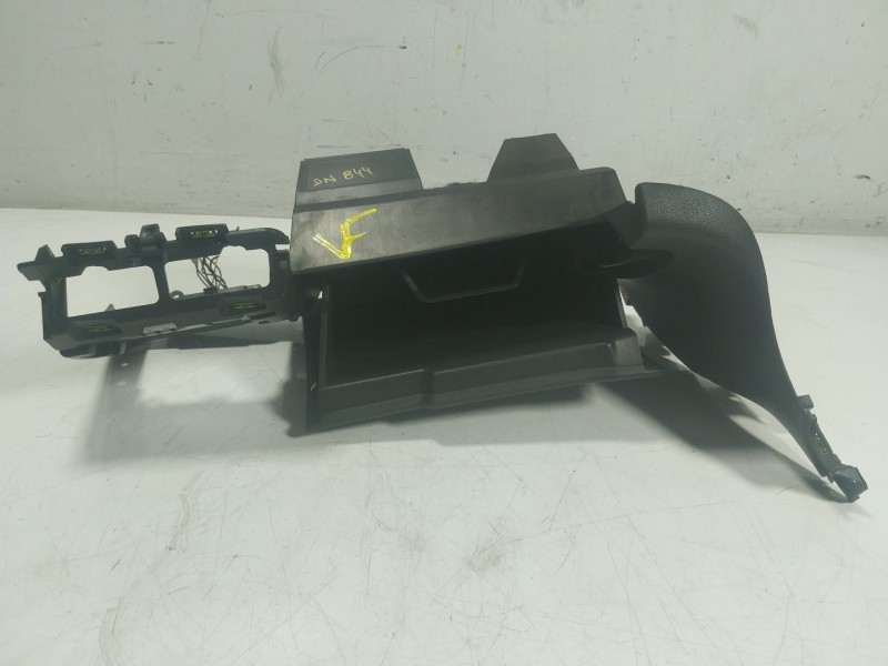 Recambio de guantera para peugeot 3008 monospace (0u_) 1.6 bluehdi 120 referencia OEM IAM  9685168577 