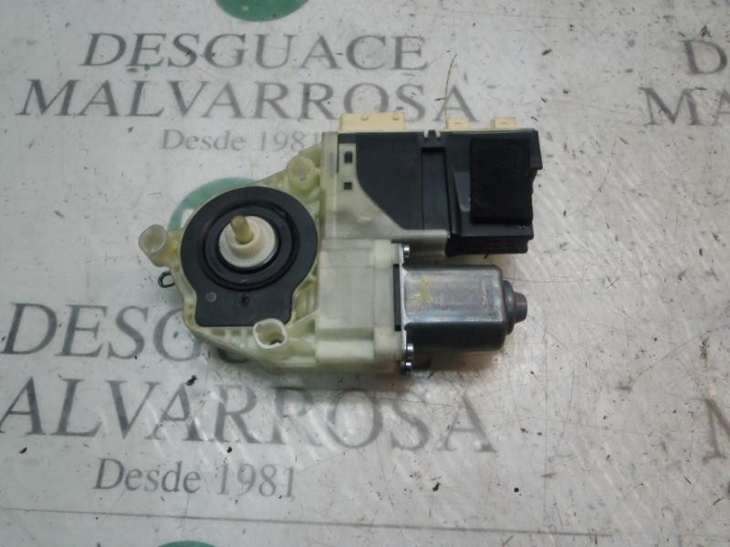 Recambio de motor elevalunas delantero derecho para citroën c4 berlina exclusive referencia OEM IAM 9222AX  