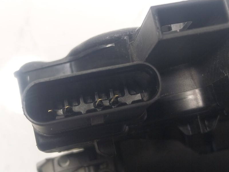 Recambio de cerradura puerta delantera derecha para mercedes-benz clase a berlina (bm 177) referencia OEM IAM  A0997202002 