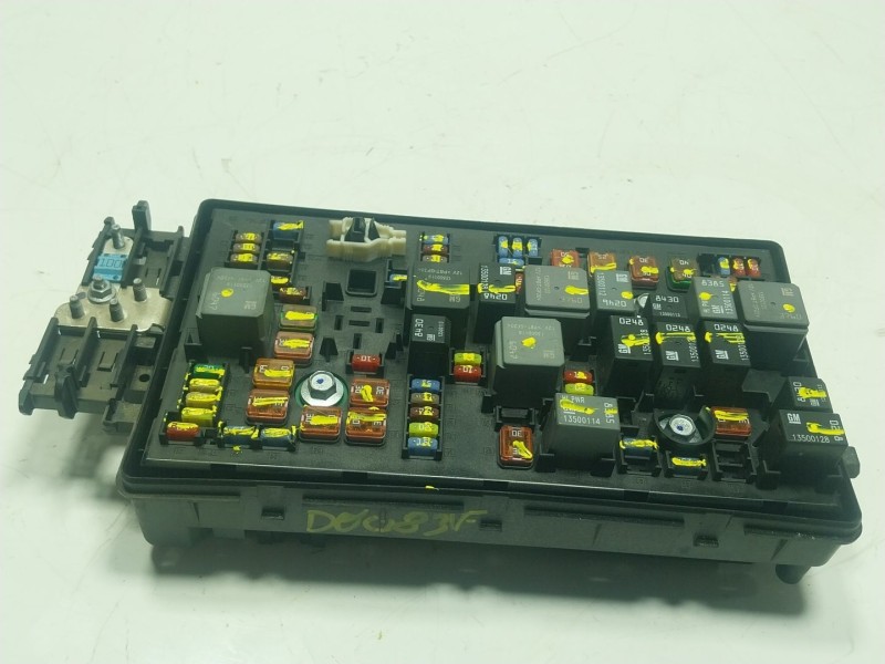 Recambio de caja reles / fusibles para opel insignia a (g09) 1.4 (68) referencia OEM IAM 13485541 529050199 