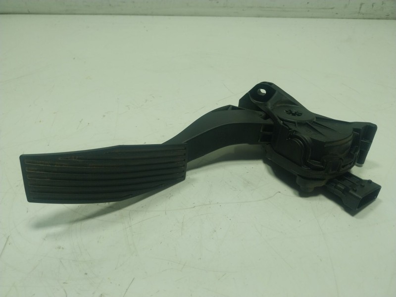 Recambio de potenciometro pedal para opel insignia a (g09) 1.4 (68) referencia OEM IAM 13237352 13237352 