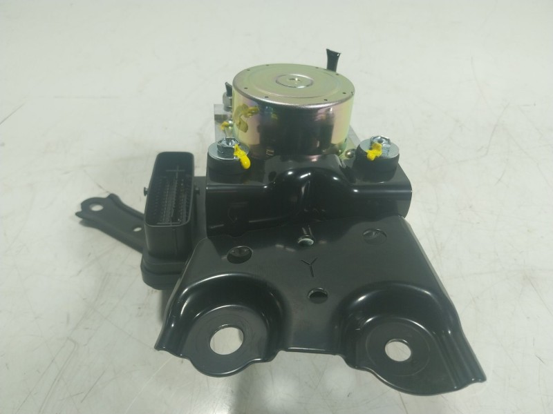 Recambio de abs para lexus lbx hybrid 1.5 vvti hybrid (mayh10l) referencia OEM IAM  4454052C50 