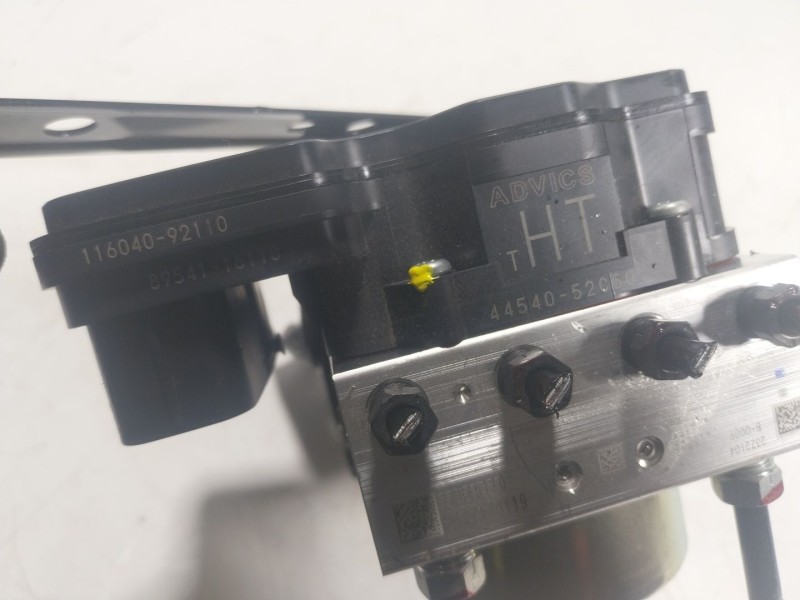 Recambio de abs para lexus lbx hybrid 1.5 vvti hybrid (mayh10l) referencia OEM IAM  4454052C50 