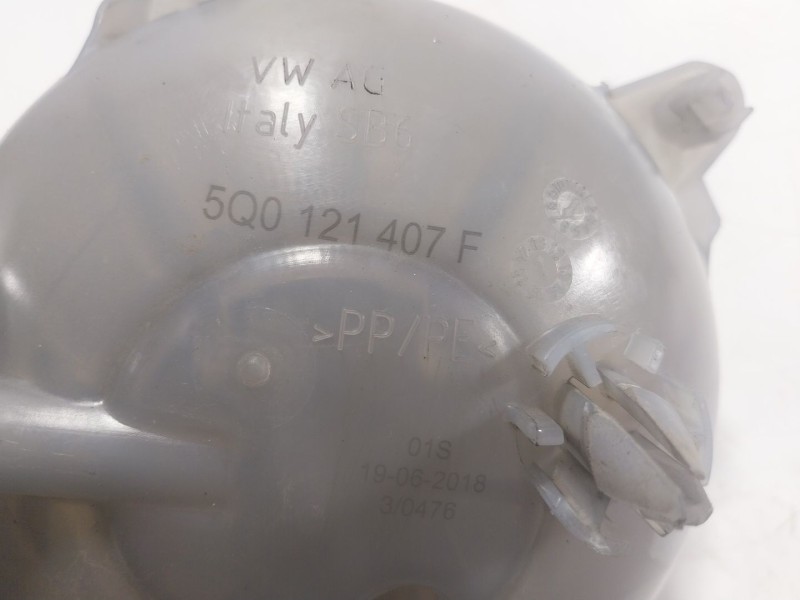 Recambio de deposito expansion para volkswagen t-roc (a11, d11) 1.0 tsi referencia OEM IAM  5Q0121407F 