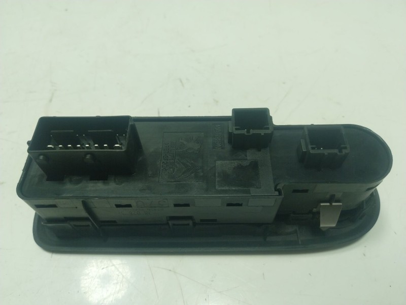 Recambio de mando elevalunas delantero izquierdo para peugeot 508 i (8d_) 1.6 hdi referencia OEM IAM   