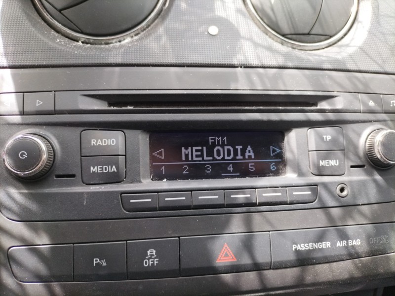 Recambio de sistema audio / radio cd para seat ibiza (6j5) 1.2 tsi referencia OEM IAM 6J0035156BGY 6J0035156 