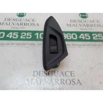 MANDO ELEVALUNAS DELANTERO DERECHO 848100D030 