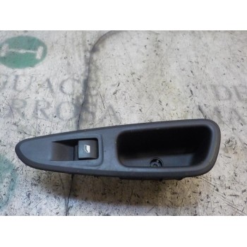 MANDO ELEVALUNAS TRASERO DERECHO 