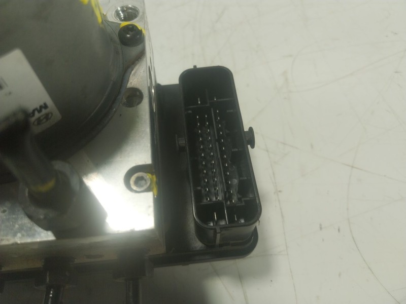 Recambio de abs para kia stonic (yb) 1.0 t-gdi referencia OEM IAM  58920H8250 