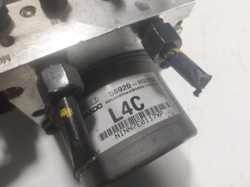 Recambio de abs para kia stonic (yb) 1.0 t-gdi referencia OEM IAM  58920H8250 
