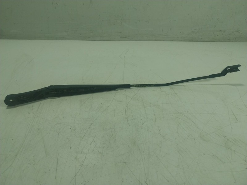 Recambio de brazo limpia delantero derecho para volkswagen golf viii (cd1, da1) 1.5 tsi referencia OEM IAM   