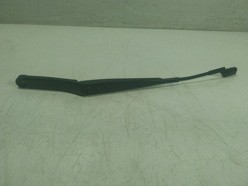 Recambio de brazo limpia delantero izquierdo para volkswagen golf viii (cd1, da1) 1.5 tsi referencia OEM IAM   