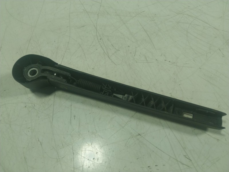 Recambio de brazo limpia trasero para volkswagen golf viii (cd1, da1) 1.5 tsi referencia OEM IAM   