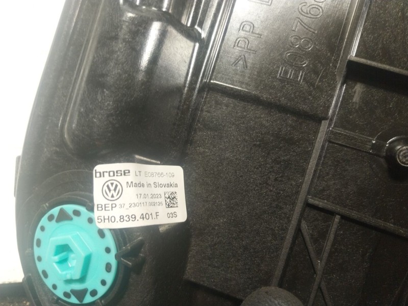 Recambio de elevalunas trasero izquierdo para volkswagen golf viii (cd1, da1) 1.5 tsi referencia OEM IAM  5H0839401F 