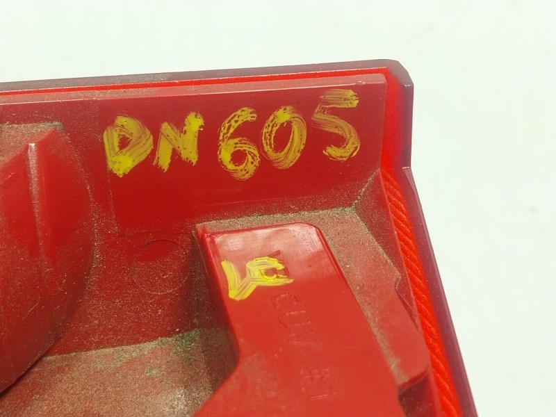 Recambio de piloto trasero central para kia stonic (yb) 1.0 t-gdi referencia OEM IAM 92700H8400  