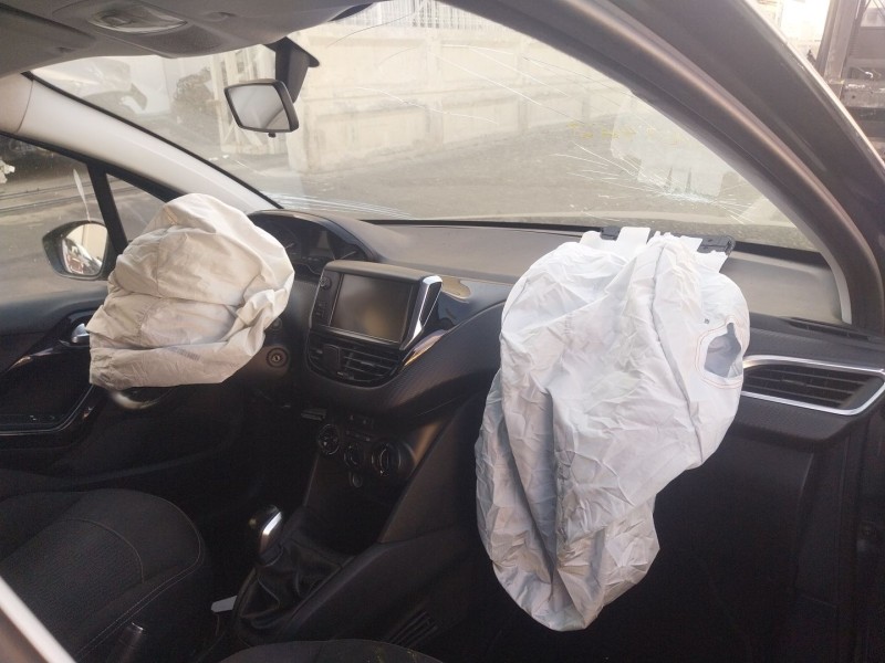 peugeot 208 i (ca_, cc_) del año 2017