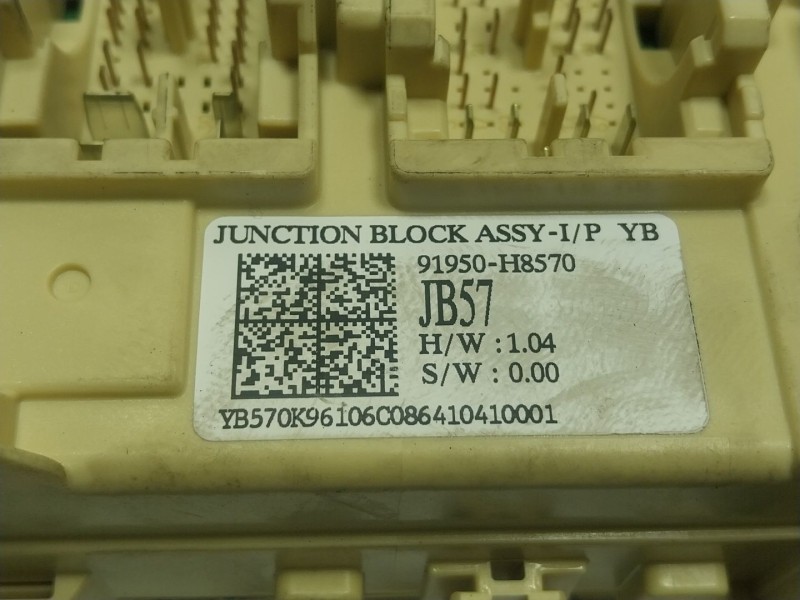 Recambio de caja reles / fusibles para kia stonic (yb) 1.0 t-gdi referencia OEM IAM 91950H8570 91950H8570 