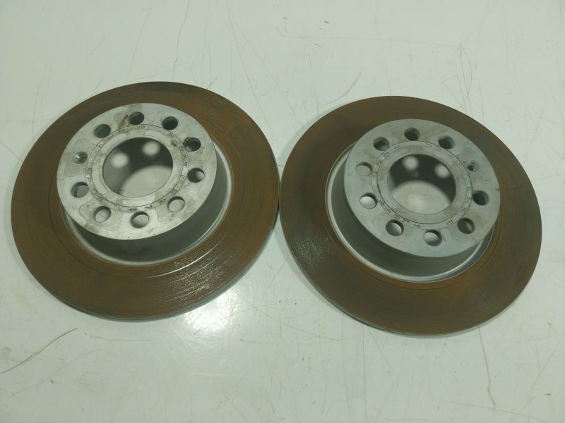 Recambio de disco freno trasero para cupra leon sportstourer (kl8) 1.4 tsi phev referencia OEM IAM 5Q0615601D  